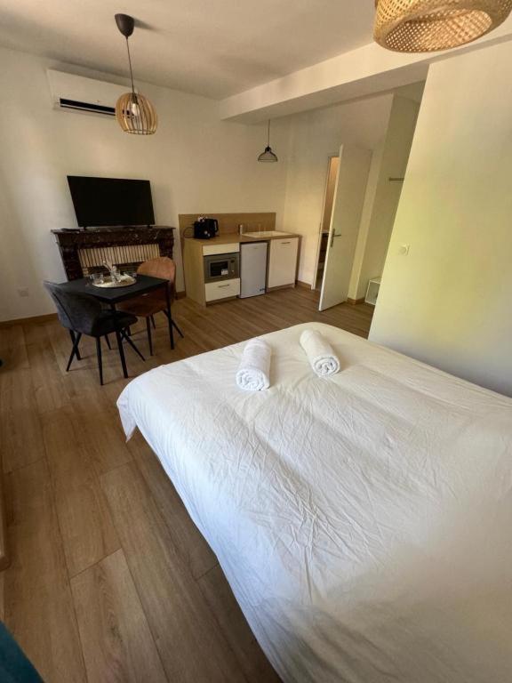 Comme A La Maison Крес Екстер'єр фото